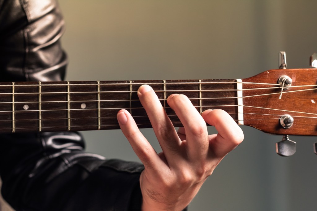 Where to Learn Guitar in Singapore: Top Schools & Beginner-Friendly Classes